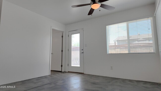 Building Photo - 8637 E Keim Dr