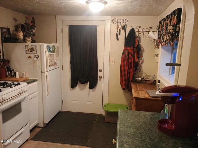 Building Photo - 106 Ruskin Dr