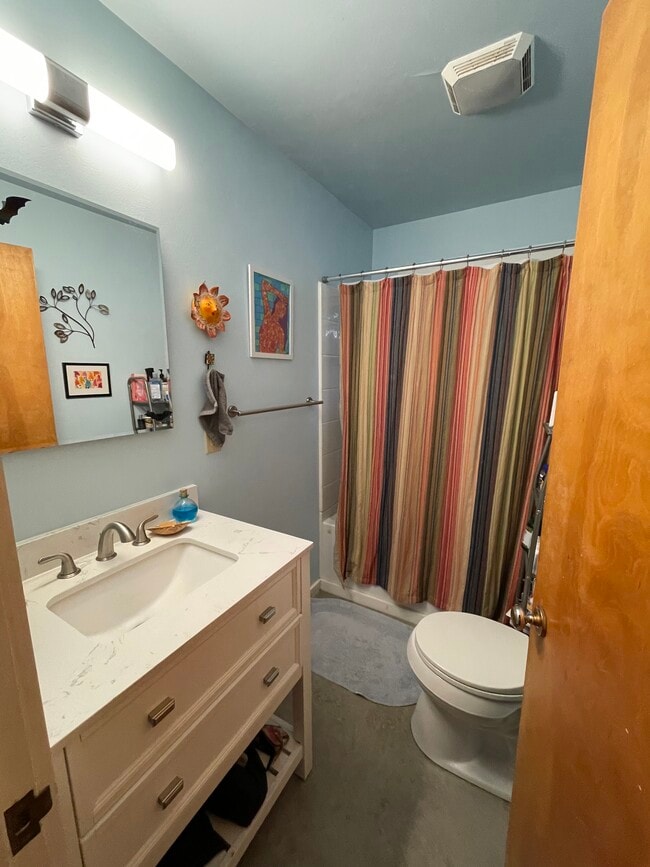 Building Photo - 1223 N 8th Ave