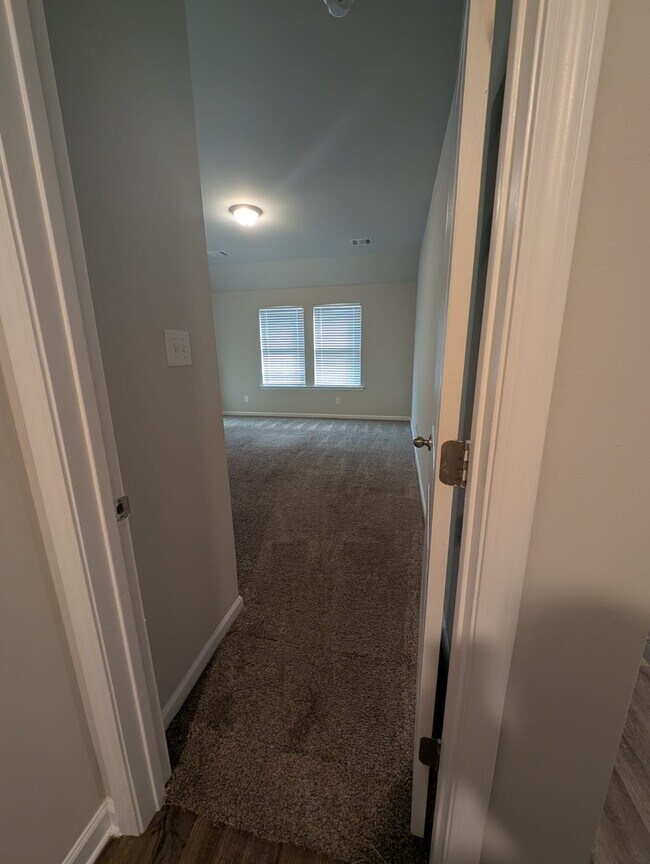 Building Photo - 75360 Crestview Hls Lp