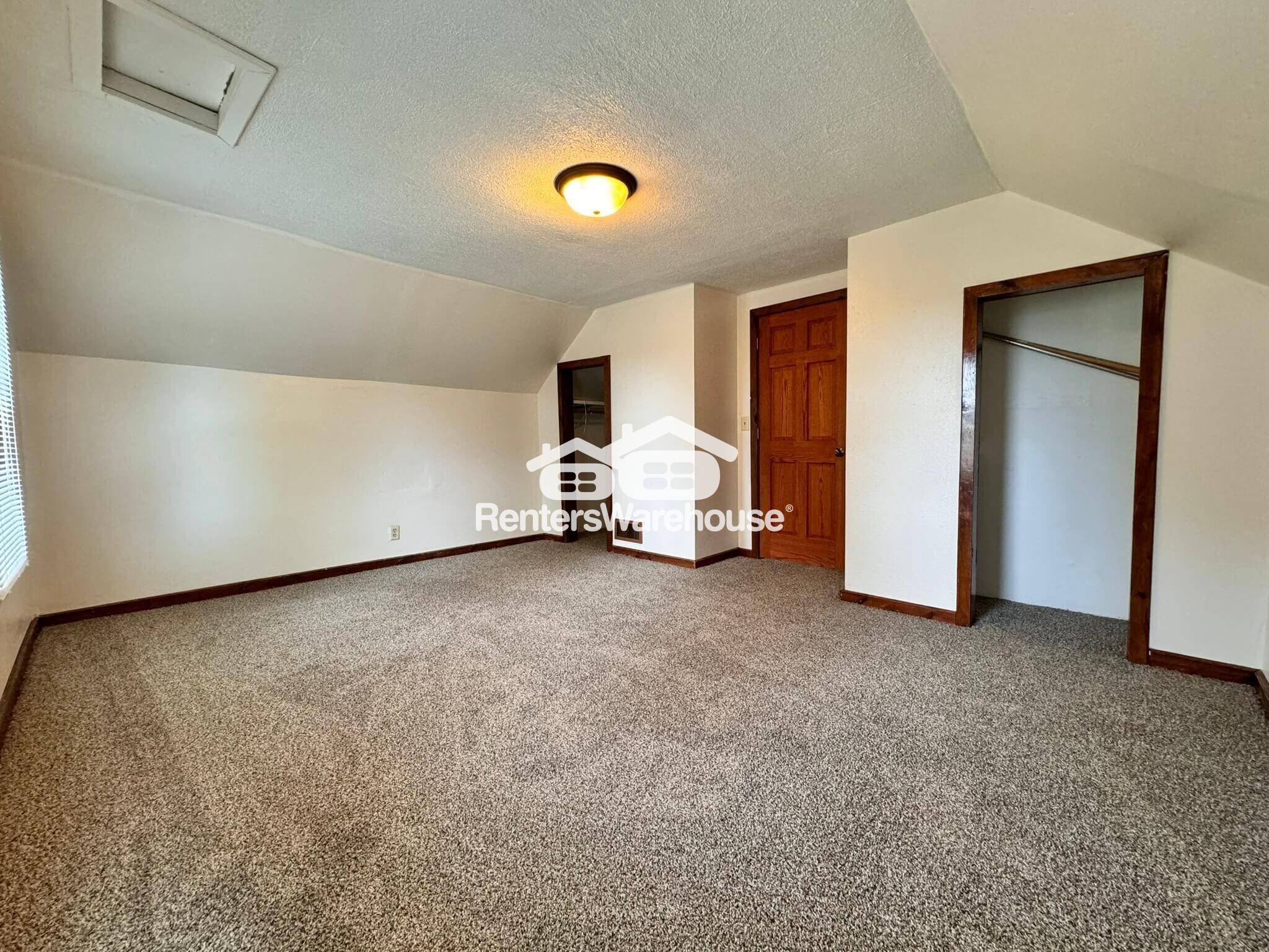 Building Photo - 23568 Maple Ridge