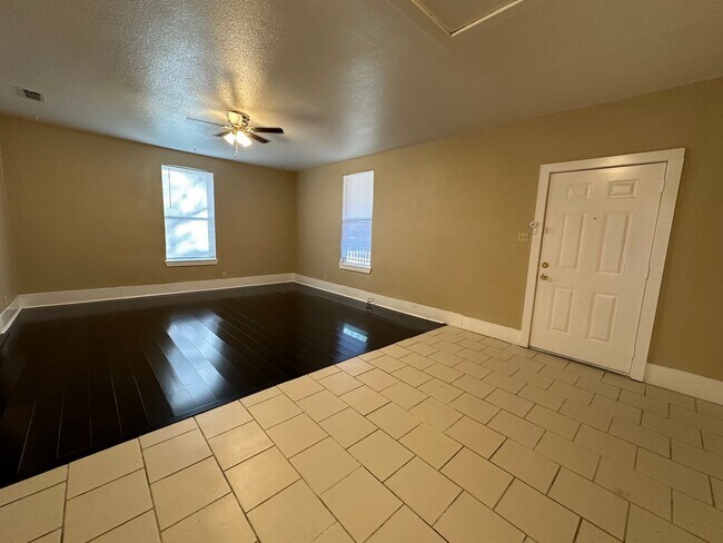 Building Photo - 722-726 S. Kennedy Ave.