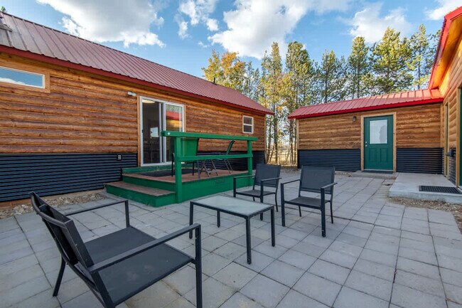 Building Photo - 1711 Fischer Ln