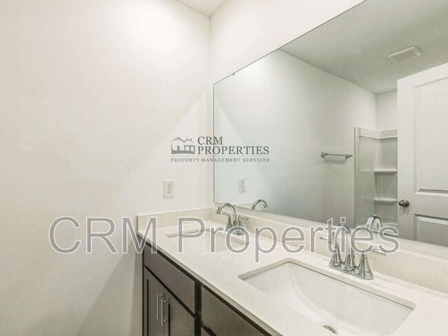 Building Photo - 3449 Briarwick Dr