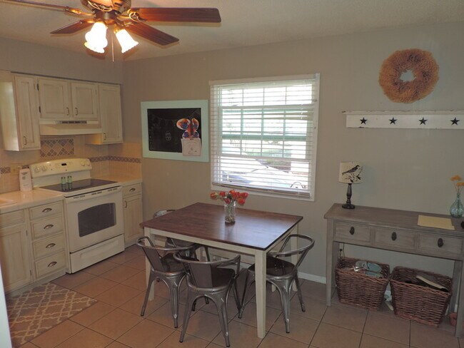 Building Photo - $1,650 | 3 Bedroom, 1 Bathroom House | Pet Friendly* | Available for August 1st, 2026 Move In!