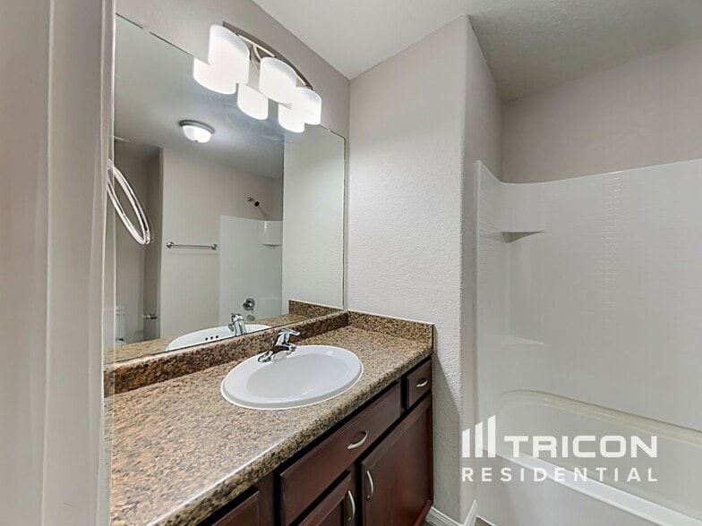 Building Photo - 6219 Still Meadow