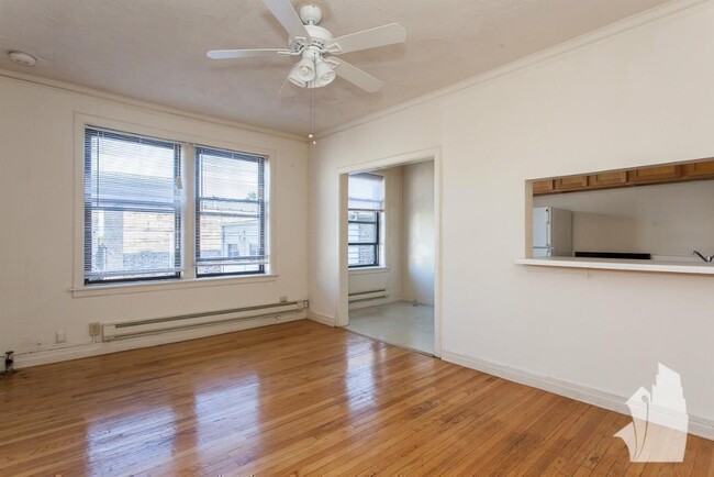 Building Photo - 1 bedroom in Chicago IL 60657