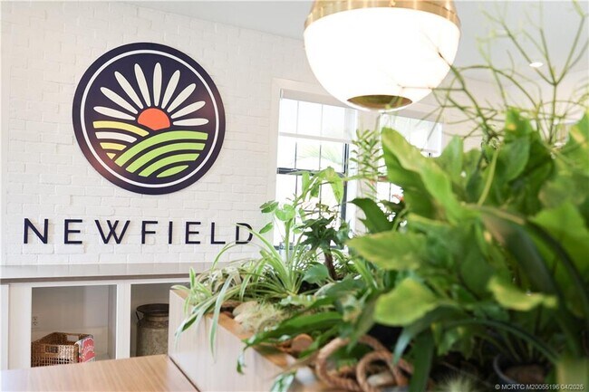 Building Photo - 950 SW Pr Ave