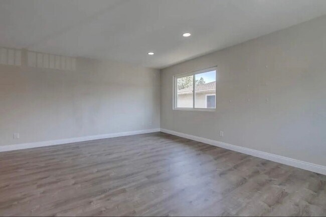 Building Photo - 12115 Wintergreen Dr