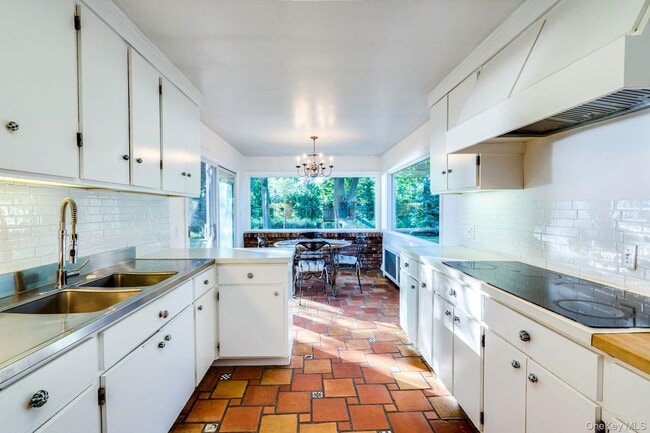 Building Photo - 140 Old Winkle Point Rd