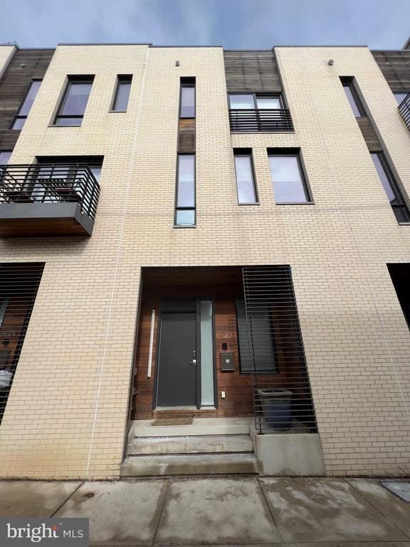 Building Photo - 423 Wallace St