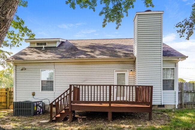 Building Photo - 1502 Cedardale Rd