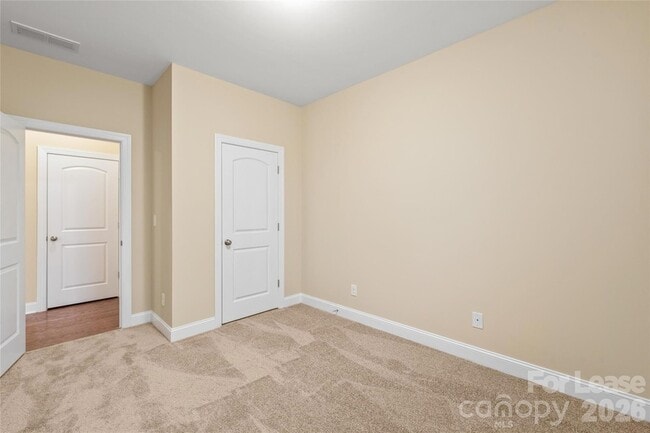 Building Photo - 5123 Poplar Knoll Dr