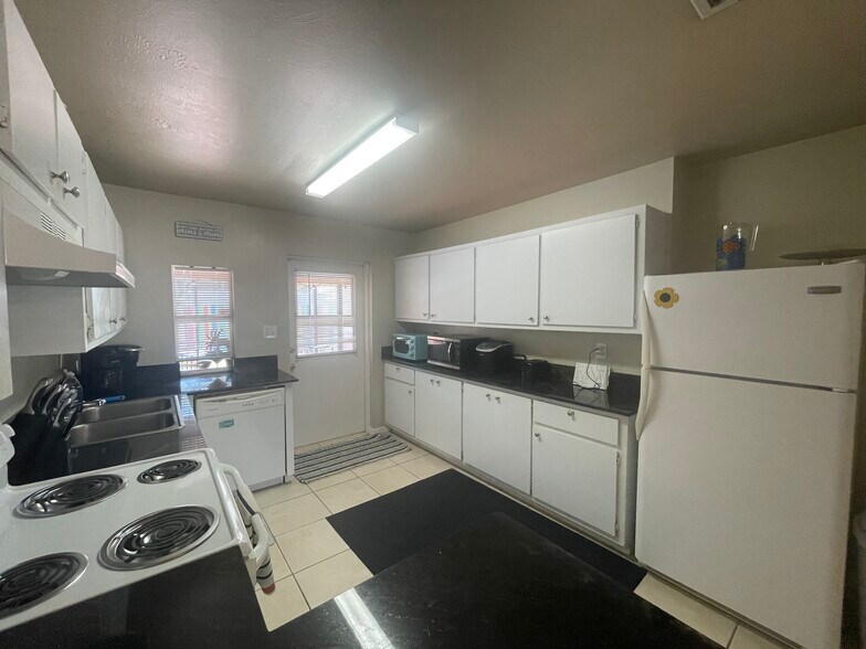 Building Photo - 3461 Brink Cir