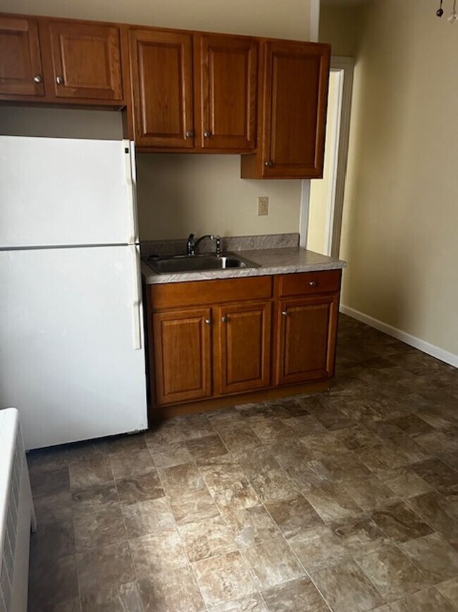 Building Photo - 701 N 11th St