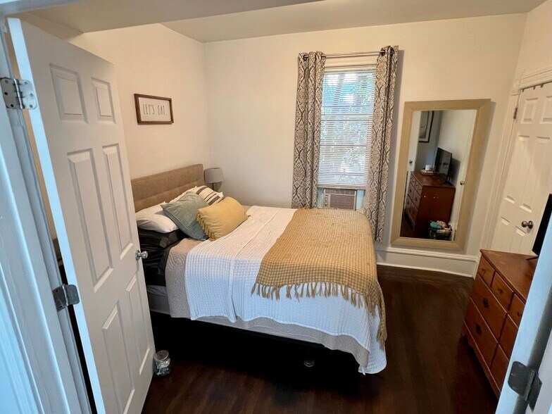Bedroom #2 (Furnished) - 2714 Polk St NE