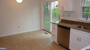 Building Photo - 1015 Farm Haven Dr