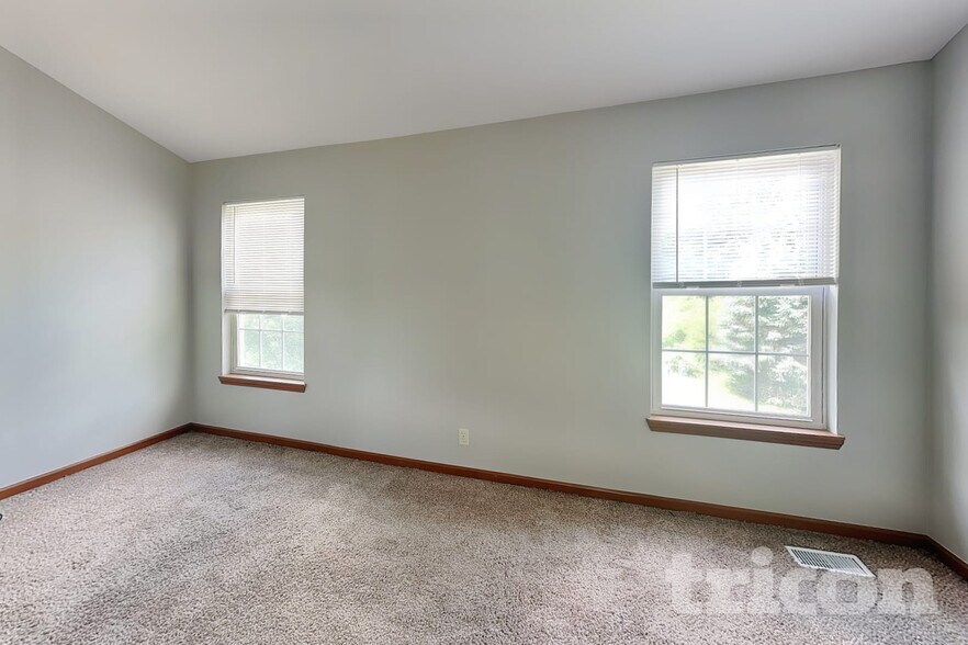 Building Photo - 1278 McDole Dr