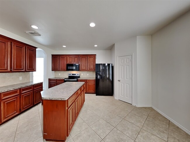 Building Photo - 15818 Shoreline Terrace Dr
