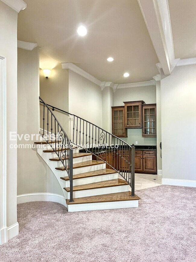 Building Photo - 9558 Hampton Reserve Dr