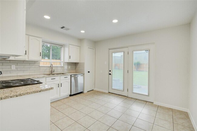 Building Photo - 22511 Market Square Ln