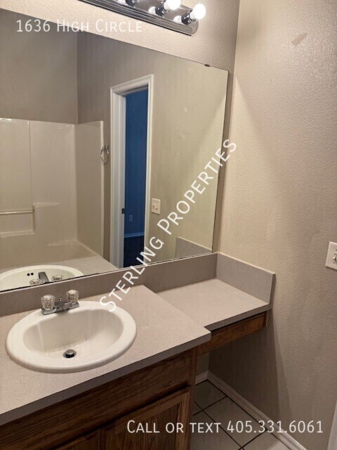 Building Photo - 1636 High Cir