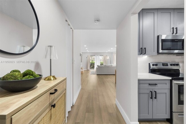 Building Photo - 6100 S Falls Cir Dr