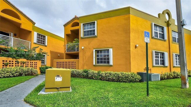 Building Photo - 9715 Fontainebleau Blvd