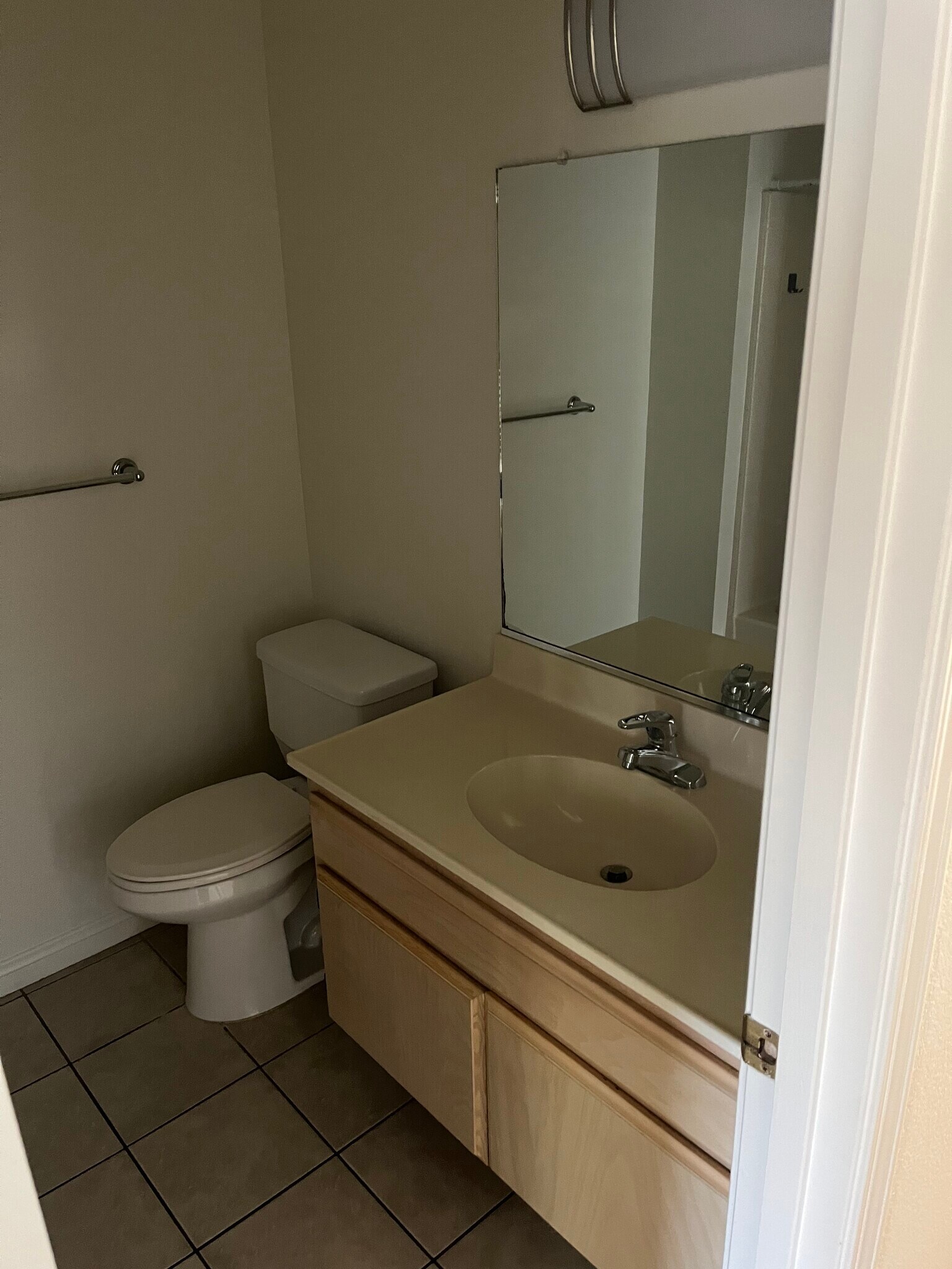 Building Photo - 177 Village Circle Dr