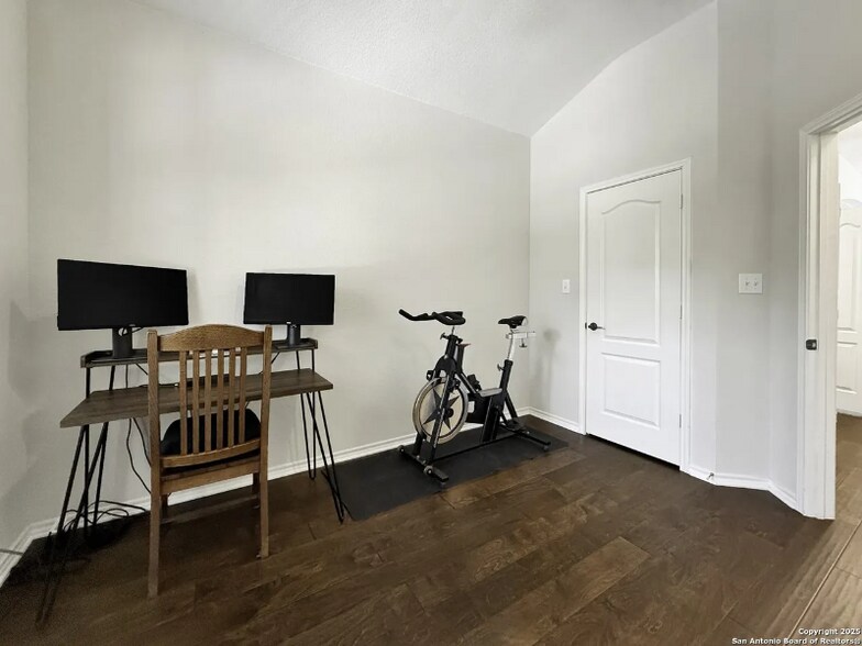 Building Photo - 1210 Cresswell Cove