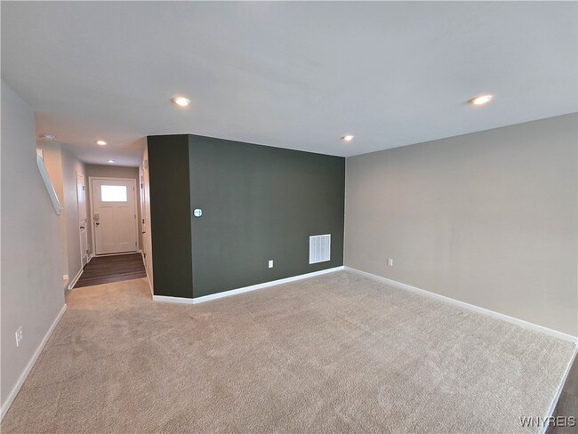 Building Photo - 113 South Dr