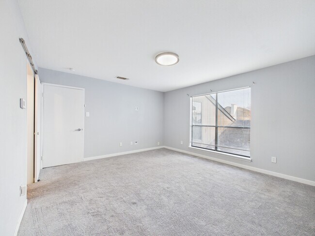 Building Photo - 7655 S Braeswood Blvd