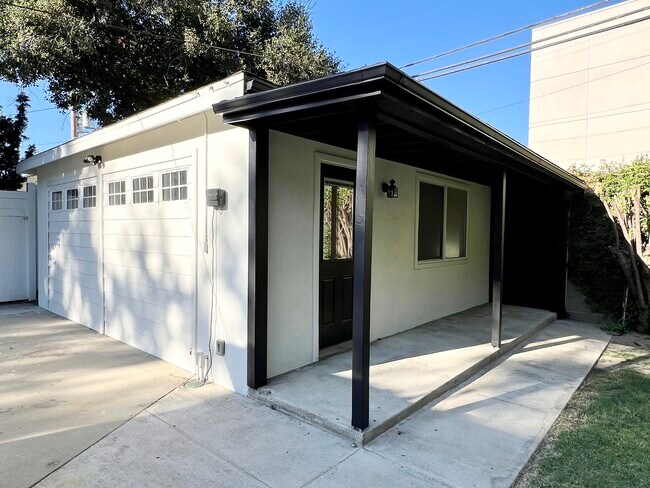 Garage/Bonus Room - 4114 Albright Ave