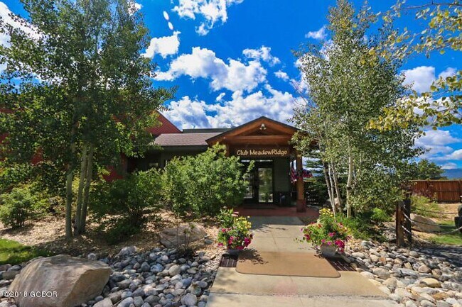 Building Photo - 832 Meadow Mile