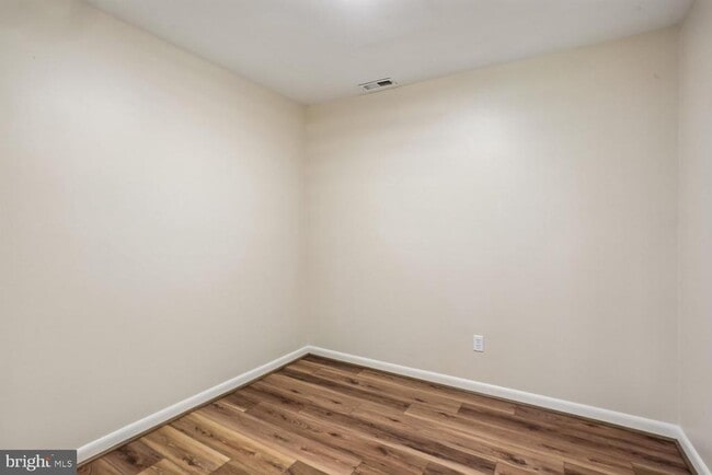 Building Photo - 7561 Heatherton Ln