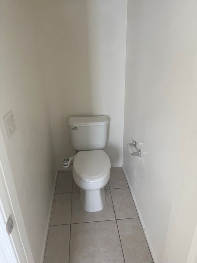 Building Photo - 8342 S Hunnic Dr