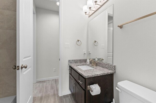 Building Photo - 104 Scenic Hills Cir