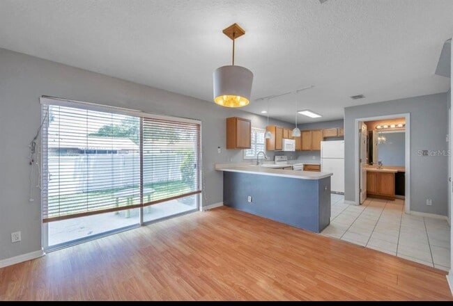 Building Photo - 13059 Thoroughbred Loop