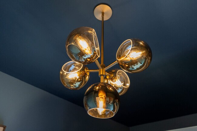 Building Photo - 87 Lucile St