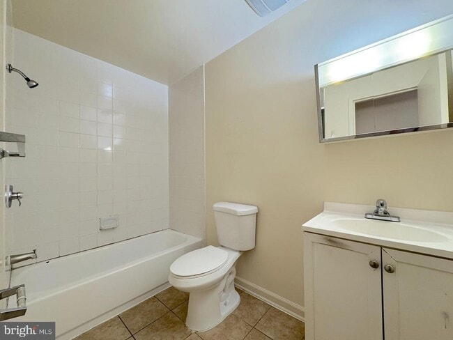Building Photo - 8632 Walutes Cir
