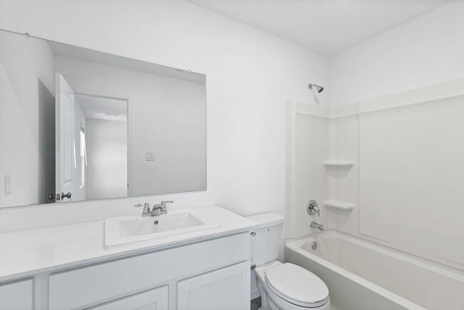 Building Photo - 331 Bugbee