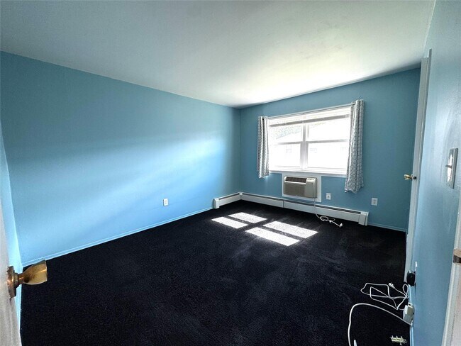 Building Photo - 250 Beechwood Ave