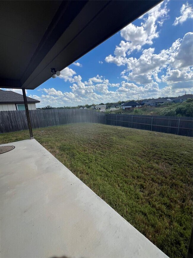 Building Photo - 1077 Fieldstone Dr