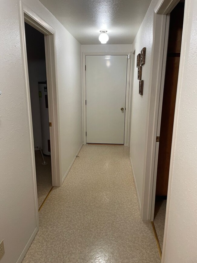 Building Photo - Lake Front Home For Rent! 1/2 Off First Full Months Rent Move in Special!!!