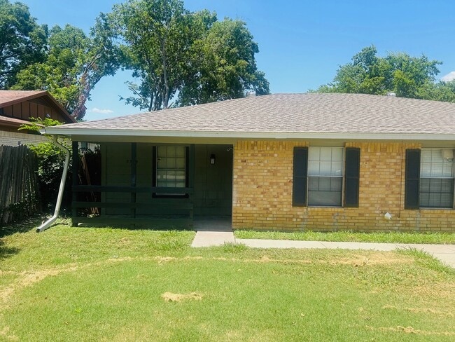 Primary Photo - 3309 Alta Vista Dr