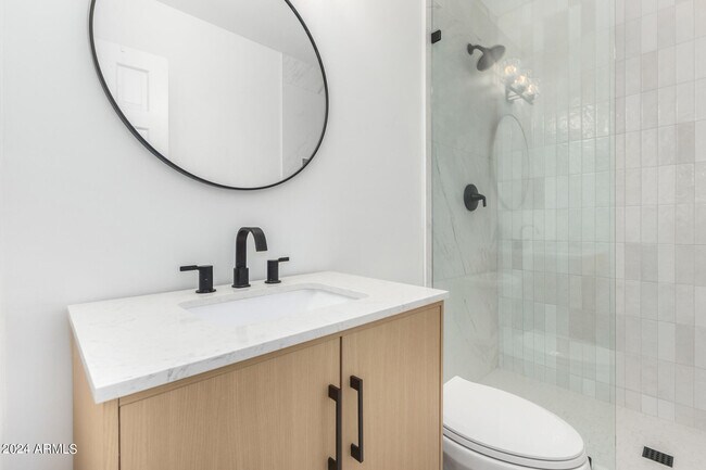 Building Photo - 321 E Aspen Way