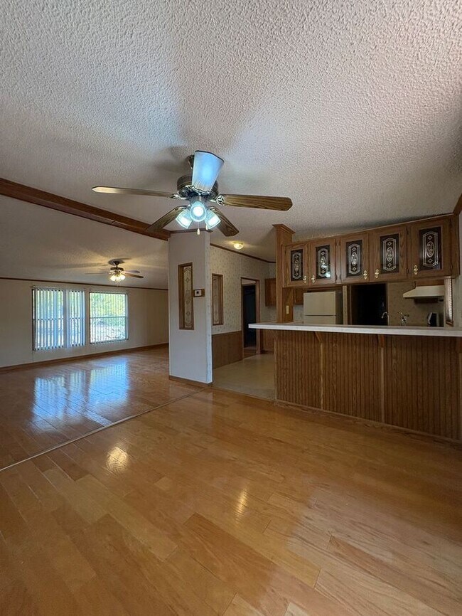 Building Photo - READY TO VIEW NOW! Adorable 3 Bed 2 Bath Home in New River NO HOA