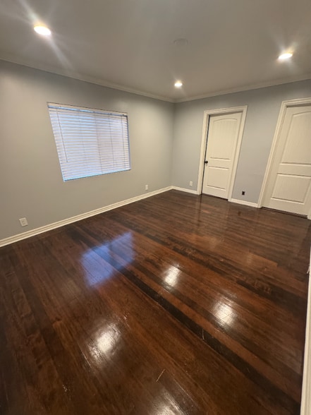 Building Photo - 1532 W 221st St