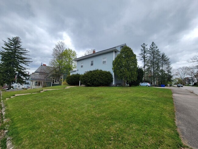 Building Photo - 514 Hanover St