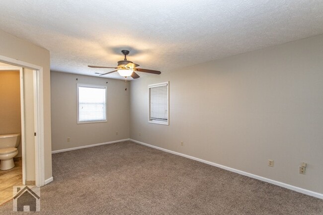 Building Photo - 105 Shara Dr